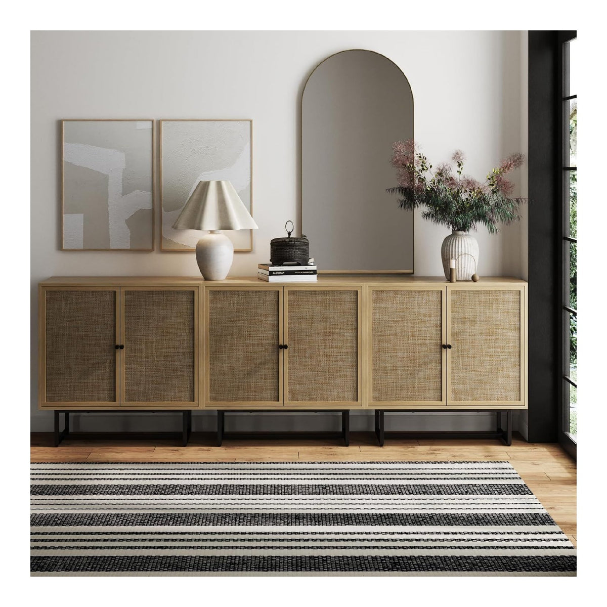 Nathan James Kova Sideboard aus Rattan-Holz, Aufbewahrungsschrank, Konsolentisch mit mattem Metallrahmen, verstellbaren Regalen und Stangenturen, fur Flur oder Wohnzimmer, helle